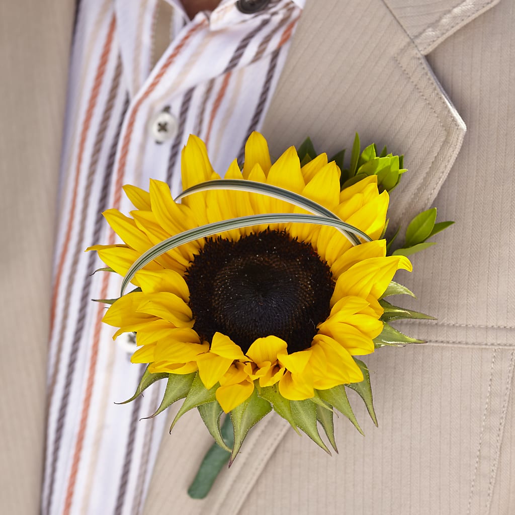 Free Spirit Boutonniere – All Occasion Florist, Sevierville TN